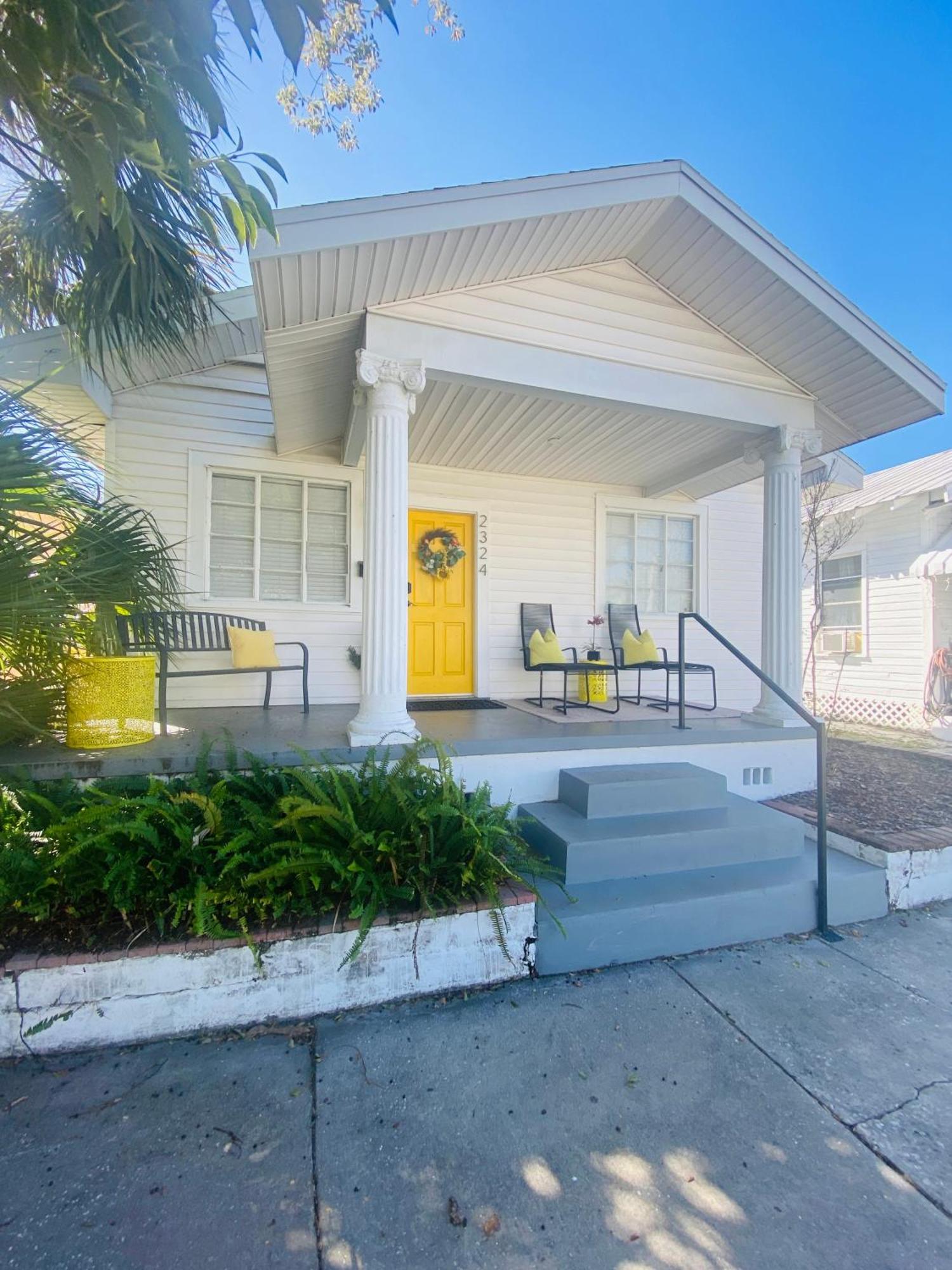 No Ho Yellow Door Bungalow Tampa Eksteriør billede